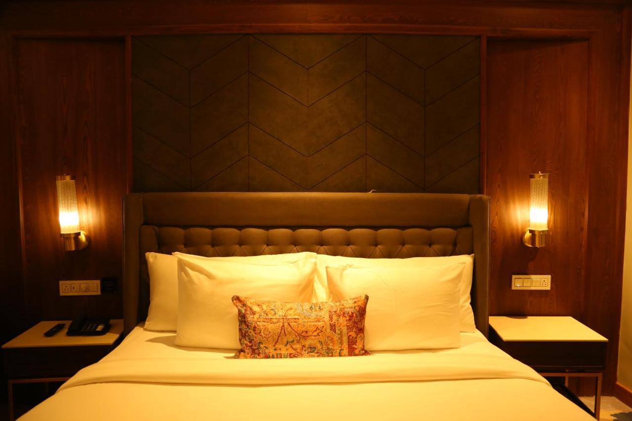Dreamz Inn & Suites Zirakpur Ngoại thất bức ảnh