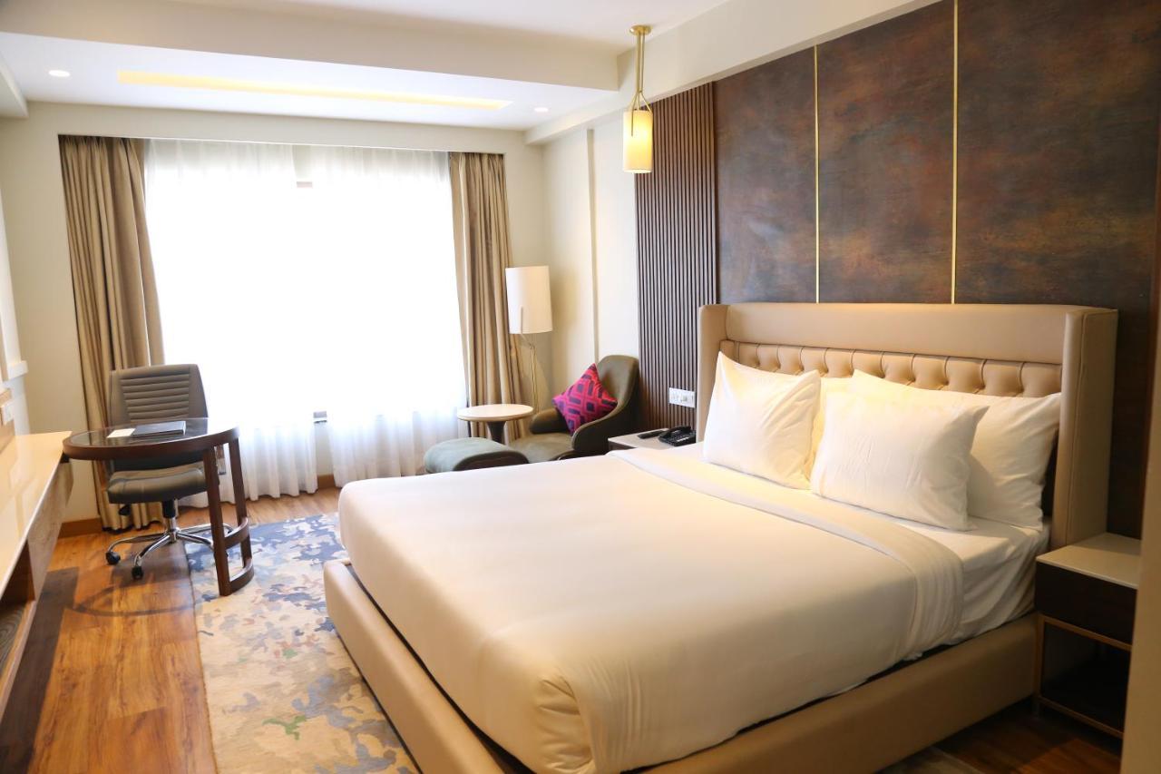 Dreamz Inn & Suites Zirakpur Ngoại thất bức ảnh