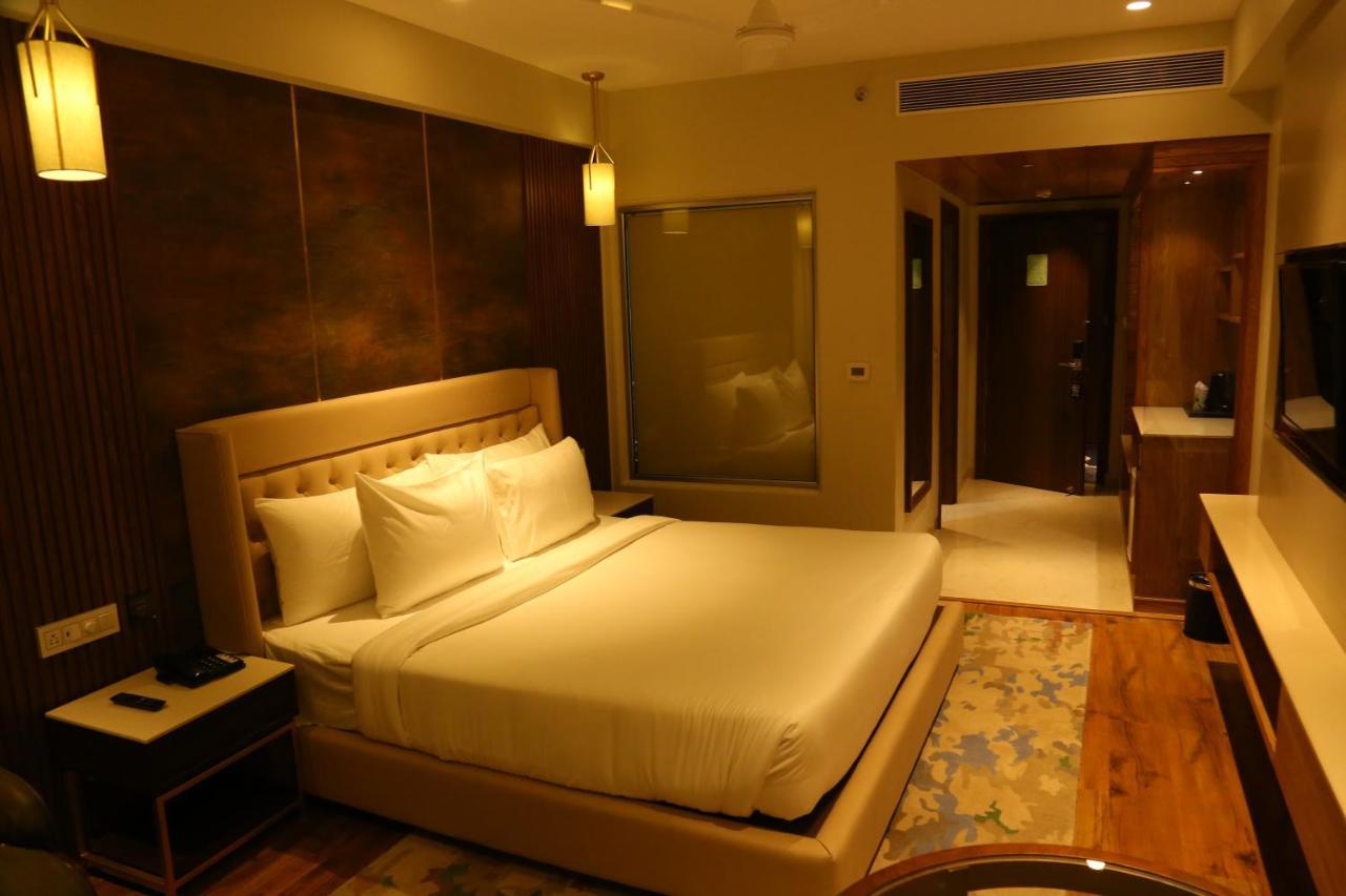 Dreamz Inn & Suites Zirakpur Ngoại thất bức ảnh