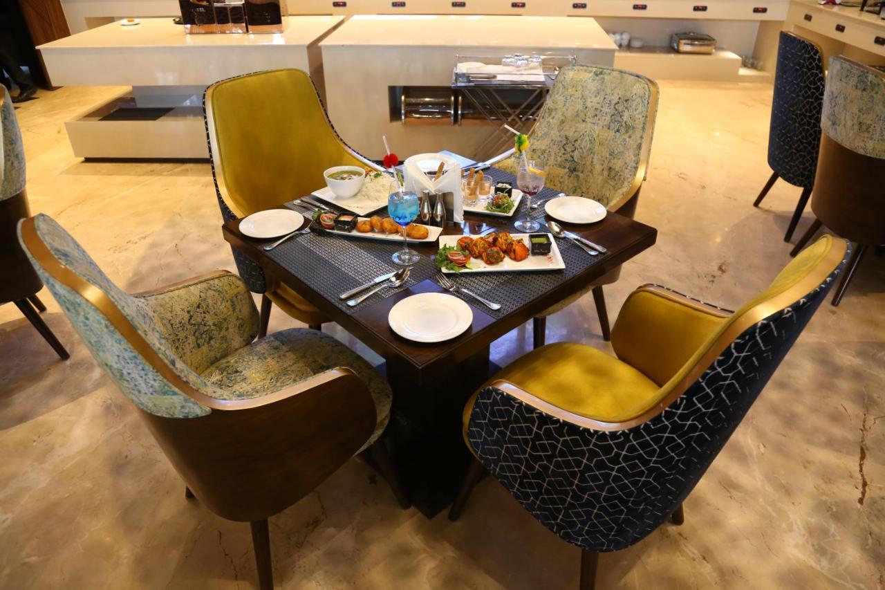 Dreamz Inn & Suites Zirakpur Ngoại thất bức ảnh