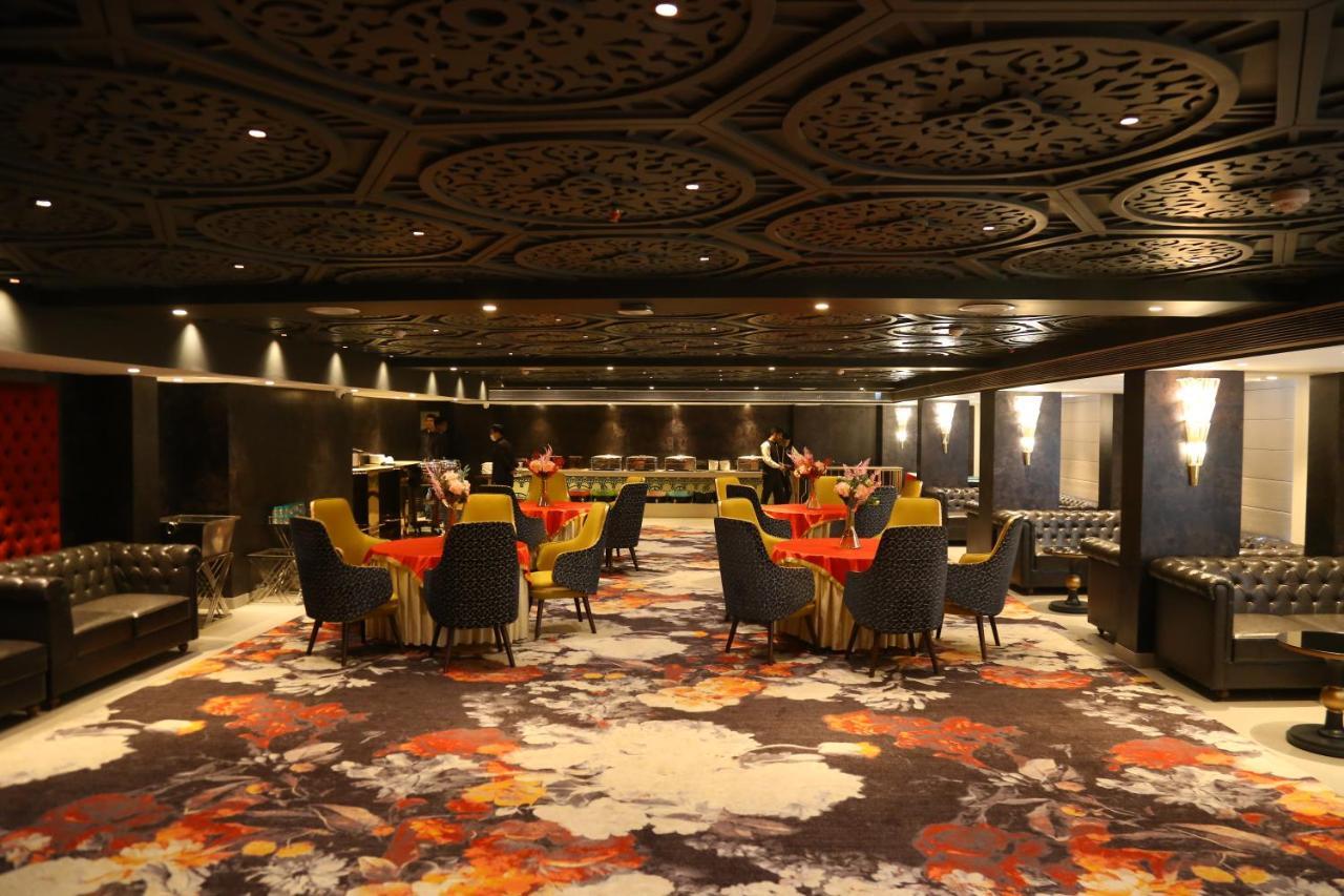 Dreamz Inn & Suites Zirakpur Ngoại thất bức ảnh