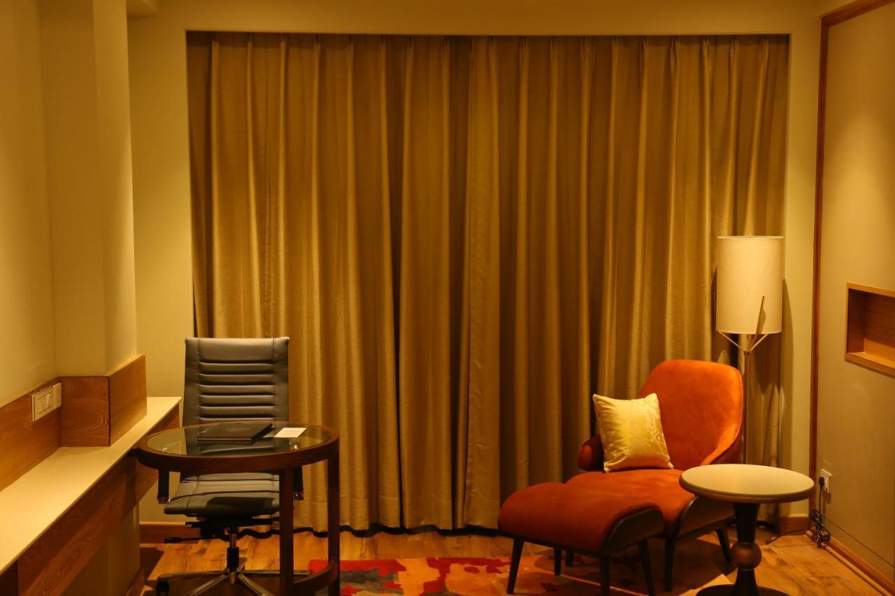 Dreamz Inn & Suites Zirakpur Ngoại thất bức ảnh
