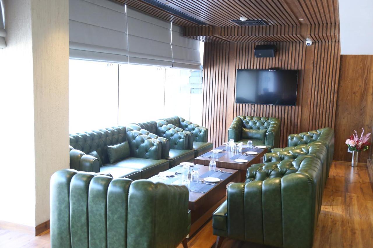Dreamz Inn & Suites Zirakpur Ngoại thất bức ảnh