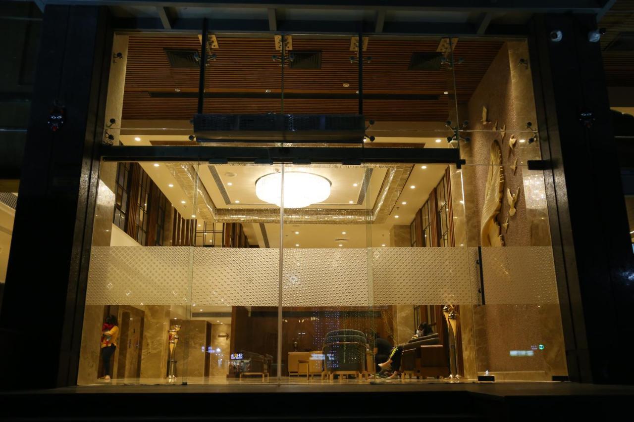Dreamz Inn & Suites Zirakpur Ngoại thất bức ảnh