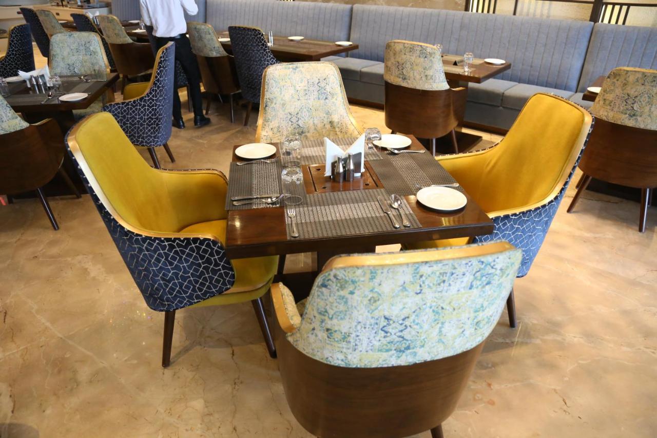 Dreamz Inn & Suites Zirakpur Ngoại thất bức ảnh